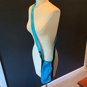 Water bottle crossbody